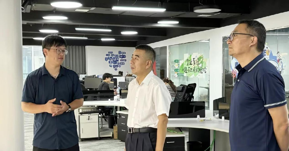 潁州區(qū)委副書記陳建利一行蒞臨我司走訪調(diào)研——關切企業(yè)發(fā)展 共話未來藍圖